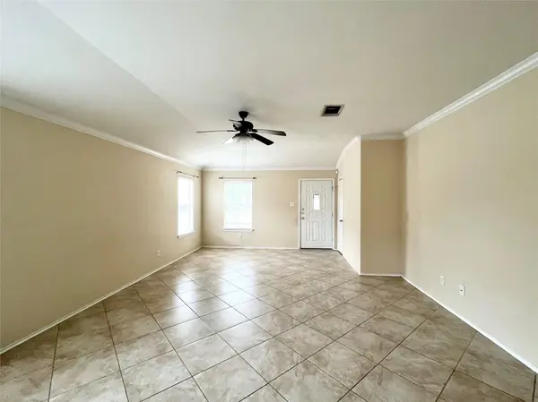 2428 Green Meadows LN, Buda, TX 78610