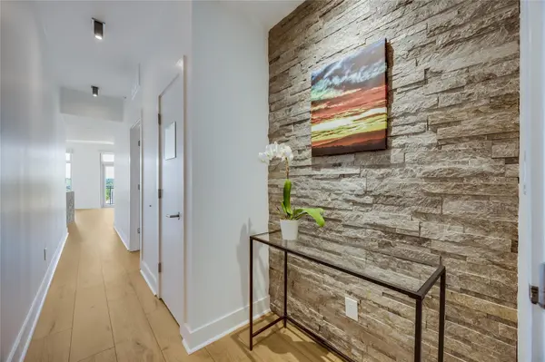 603 Davis ST #811, Austin, TX 78701