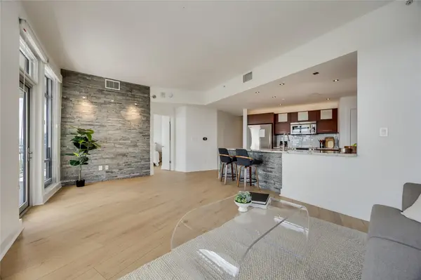 603 Davis ST #811, Austin, TX 78701