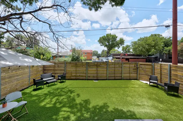2714 E 2nd ST, Austin, TX 78702