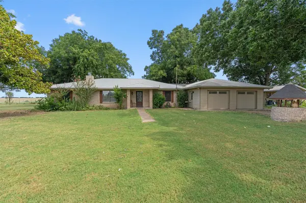 451 County Road 416, Taylor, TX 76574