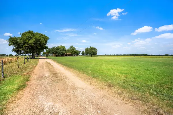 792 Evening Star, Mcgregor, TX 76657