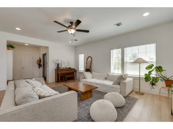 8801 Looksee LN, Austin, TX 78744