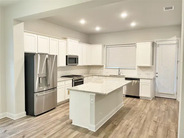 240 Revere DR, Kyle, TX 78640
