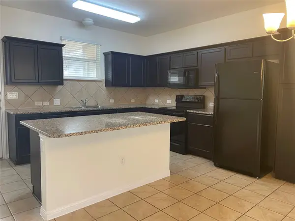 419 Katmai CIR, Pflugerville, TX 78660