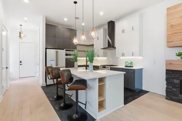 3304 E 17th ST #B, Austin, TX 78721