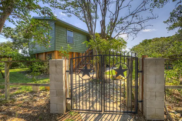 785 Park SHRS, Canyon Lake, TX 78133