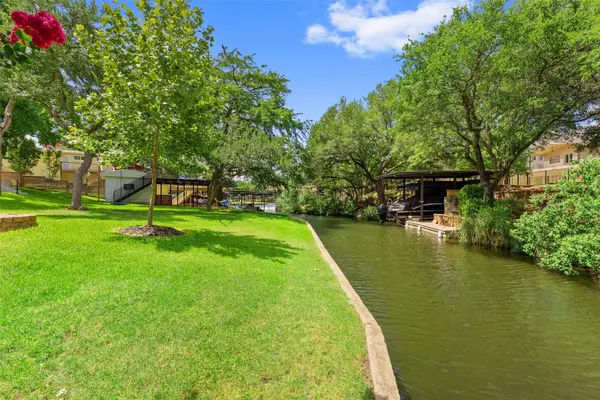 312 Mountain View VW, Llano, TX 78643