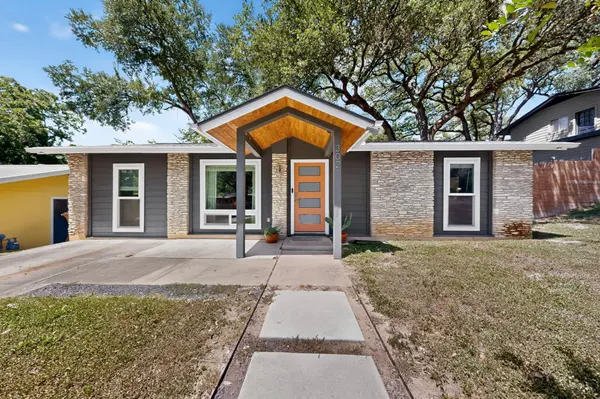 302 Rowland DR, Austin, TX 78745
