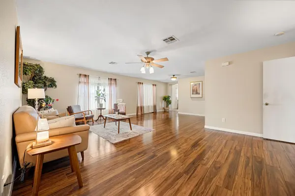 166 Kristen DR, Kyle, TX 78640