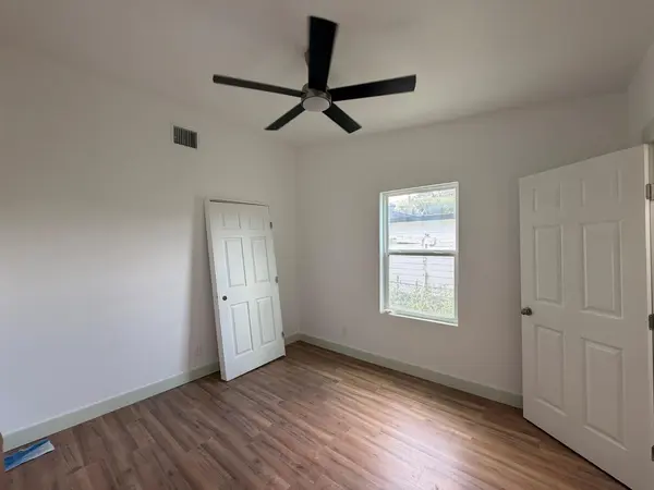 647 Erline Ave, San Antonio, TX 78237