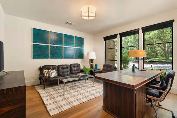 3216 Tarryhollow DR, Austin, TX 78703