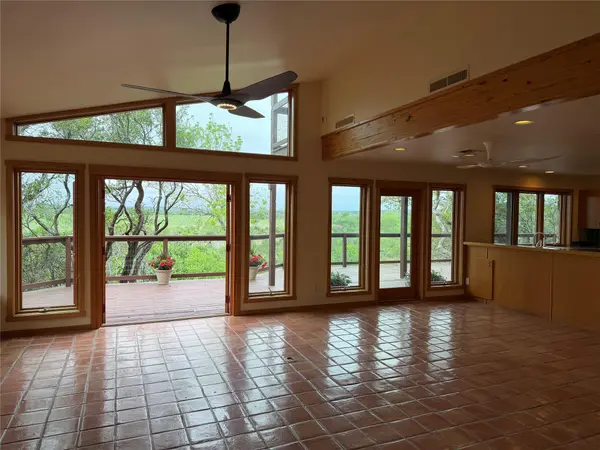 212 Comanche CP, Kyle, TX 78640