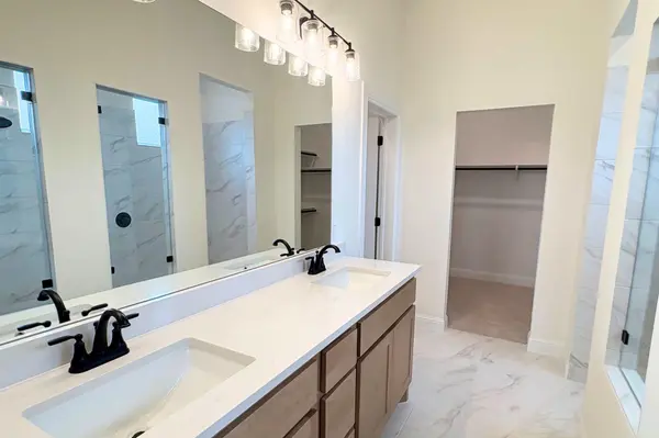 1044 Stonehill DR, Georgetown, TX 78633
