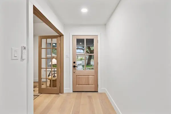 6303 Cannes CIR, Austin, TX 78745