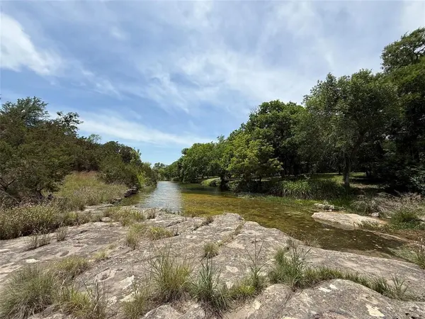 132 Quiet Oak CV, Liberty Hill, TX 78642