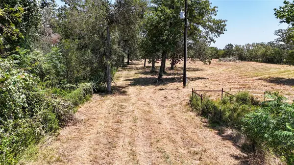 4177 Old Colony Line RD, Lockhart, TX 78644