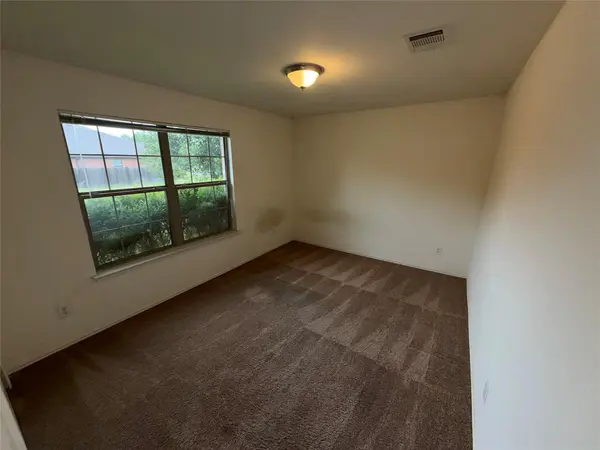 621 Dark Tree LN, Round Rock, TX 78664