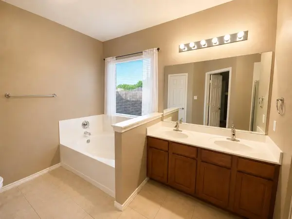 305 Dark Horse LN, Buda, TX 78610