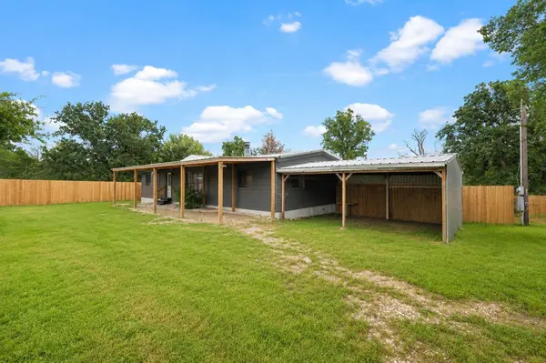 133 Deer RUN, Smithville, TX 78957
