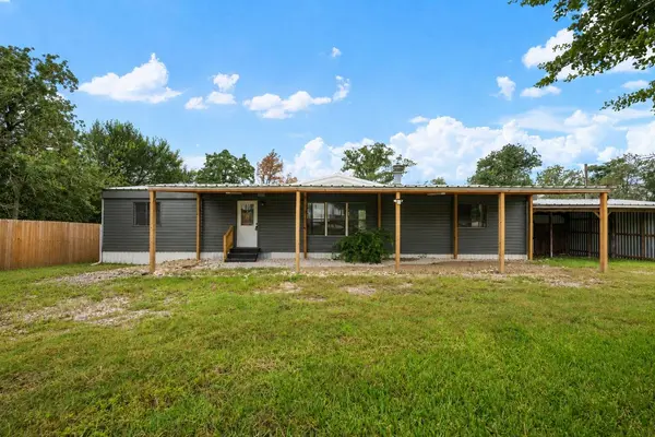 133 Deer RUN, Smithville, TX 78957