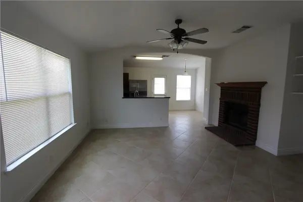 215 Jennifer LN, Bastrop, TX 78602