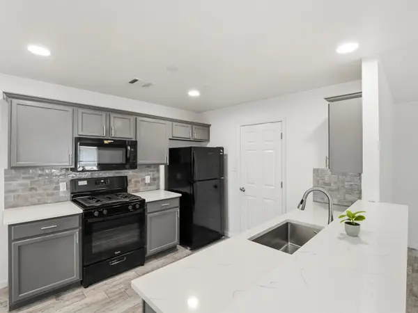 1144 Miss Kimberlys LN, Pflugerville, TX 78660