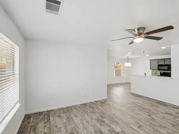 1144 Miss Kimberlys LN, Pflugerville, TX 78660