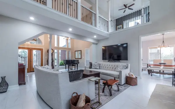 333 Wesley RDG, Spicewood, TX 78669