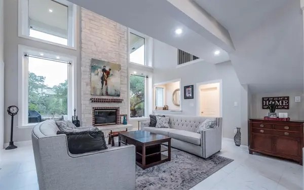 333 Wesley RDG, Spicewood, TX 78669