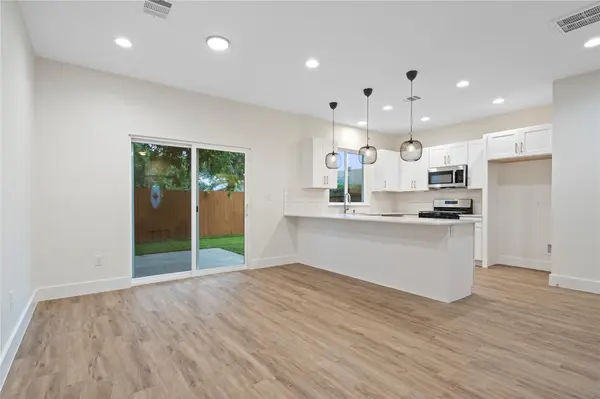 5702 Palo Blanco LN #B, Austin, TX 78744