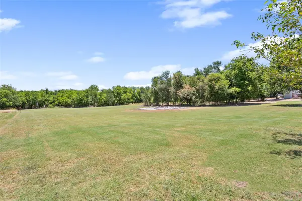 22712 N 12th ST, Buckholts, TX 76518