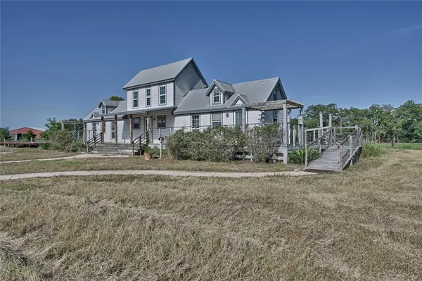 2980 Rabbs Prairie RD, La Grange, TX 78945