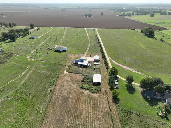 2980 Rabbs Prairie RD, La Grange, TX 78945