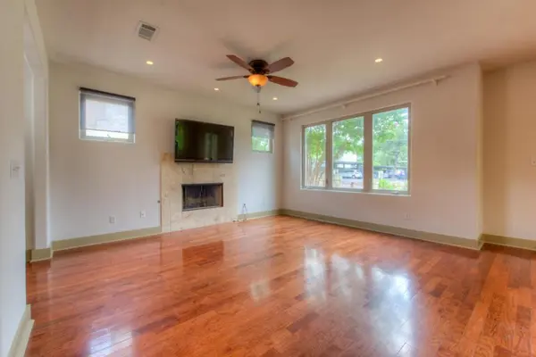 605 Peacock LN #C, Austin, TX 78704