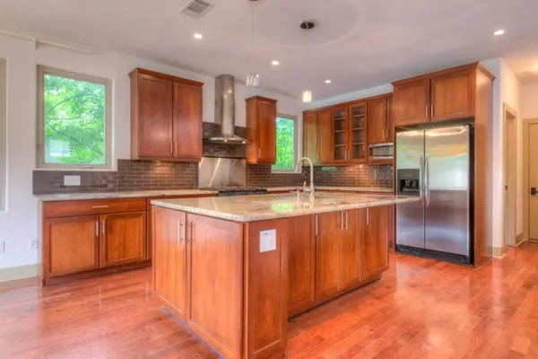 605 Peacock LN #C, Austin, TX 78704