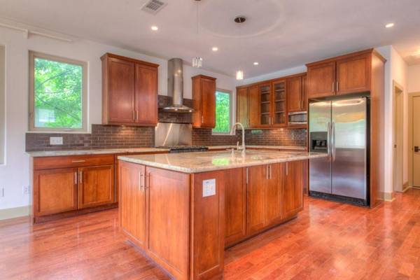 605 Peacock LN #C, Austin, TX 78704