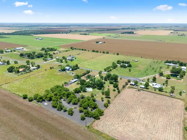 280 Windy LN, Taylor, TX 76574