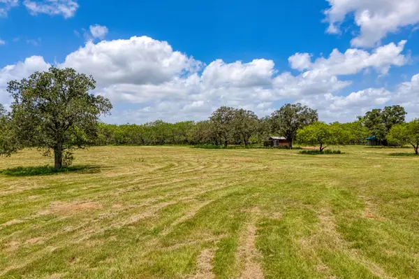 3291 Washburn RD, Luling, TX 78648