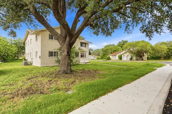 152/154 Shadwell DR, San Antonio, TX 78228