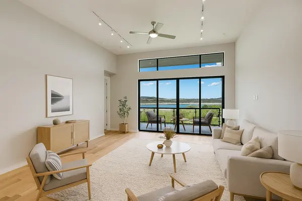 5921 Hi Line RD #2.403, Austin, TX 78734