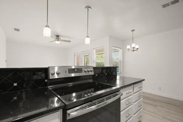 2600 Penny Lane LN #211, Austin, TX 78757