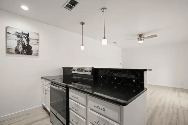 2600 Penny Lane LN #211, Austin, TX 78757