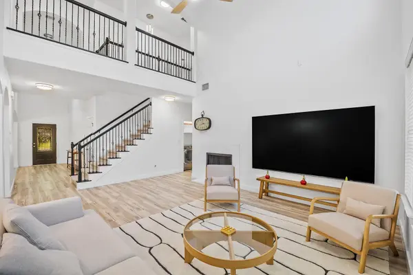 313 El Socorro LN, Austin, TX 78732