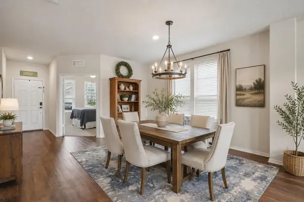 4037 Sun Meadow LN, Seguin, TX 78155