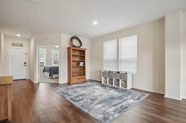 4037 Sun Meadow LN, Seguin, TX 78155