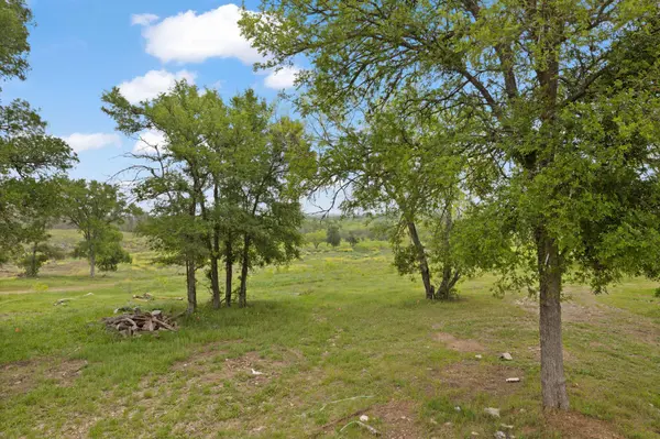 1515 Upper Elgin River RD #2, Elgin, TX 78621