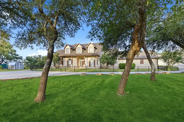 271 ROLLIN N RANCH RD RD, Blanco, TX 78606
