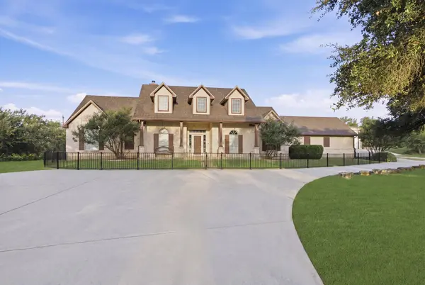 271 ROLLIN N RANCH RD RD, Blanco, TX 78606