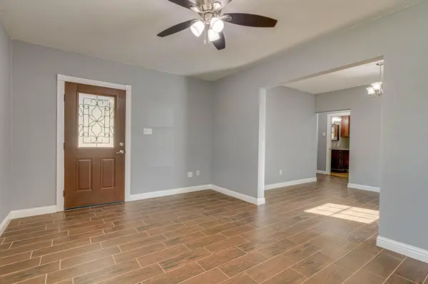 219 E Davilla ST, Bartlett, TX 76511